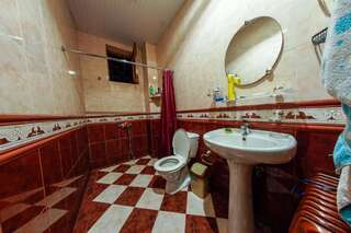 Гостевой дом Guest House Mariami Кутаиси Двухместный номер с 1 кроватью и общей ванной комнатой-10